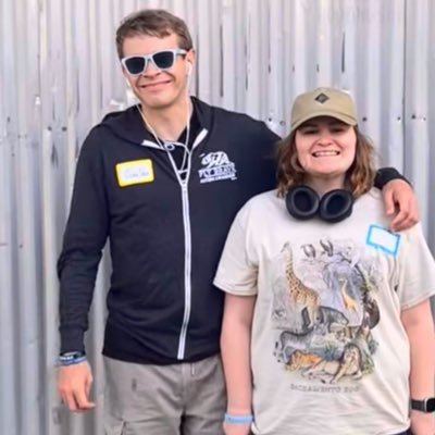 I love 💙😎my family no matter what and love 🥰😘love my sister Camyrn.