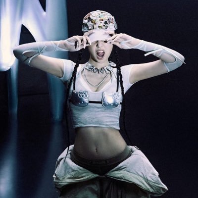 nianerdekie's profile picture. Love look not with the eyes, but with the mind. - William Shakespeare.