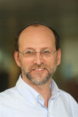 Jerusalem Post senior contributing editor, writes on diplomacy, politics & Israeli society. Author of French Fries in Pita, collection of slice-of-life columns
