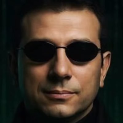 mervesto's profile picture. Bilgi sayar, okur, yazar ama çizemez.