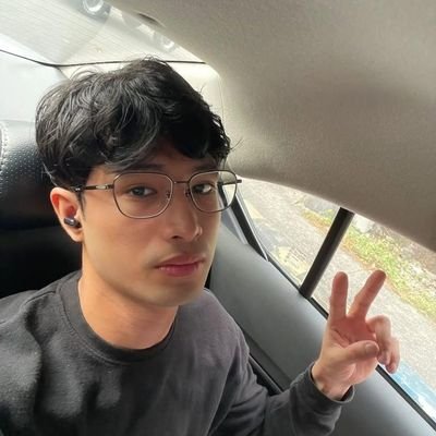 jalerawrzz's profile picture. tangina