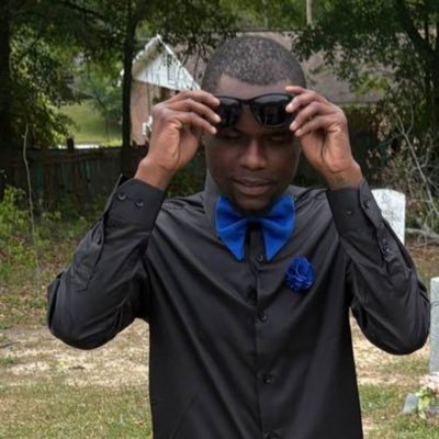 M2xWayy's profile picture. Cautions