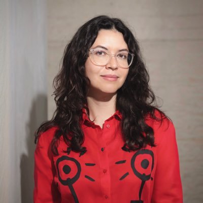 📖 Autora de A LA SOMBRA DE UN ÁRBOL MUERTO. LA NIÑA POLACA, EGLANTYNE JEBB, EL NIÑO QUE TOCÓ LAS ESTRELLAS y otros. #EmbajadoraSavetheChildren. PhD en @UZH_en