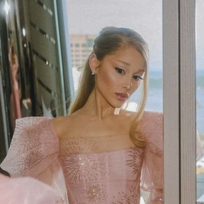 mimispastlife's profile picture. 