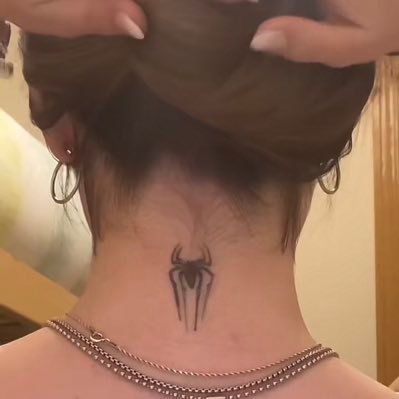 uki1505's profile picture. sunsets & vodka