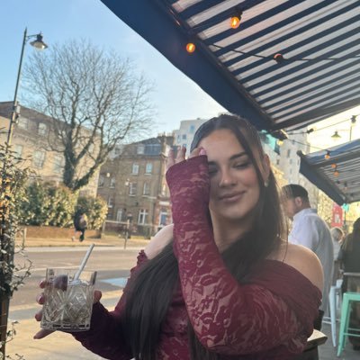 _brittmercado's profile picture. 🎓🐾🐚🤍