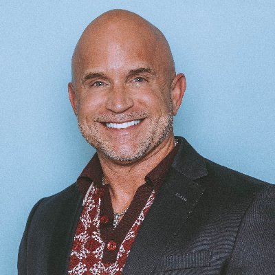 From homeless to building $100M+ company
Built to Rise | Born to Lead | Unstoppable by Design
Founder of Entrepreneur’s Edge
Build Your LEGACY 👇🏻