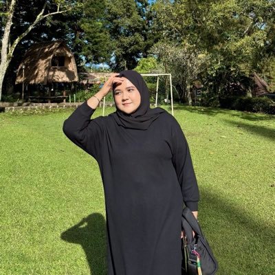 selviwennelia's profile picture. I’m not play an active role in my life. next?