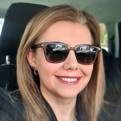 emelcandasuslu's profile picture. OKUMAK YAZMAK KİTAP