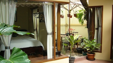 Nice clean and pleasant guesthouse, with 9 rooms inside. Please come and stay. Your home away from home.