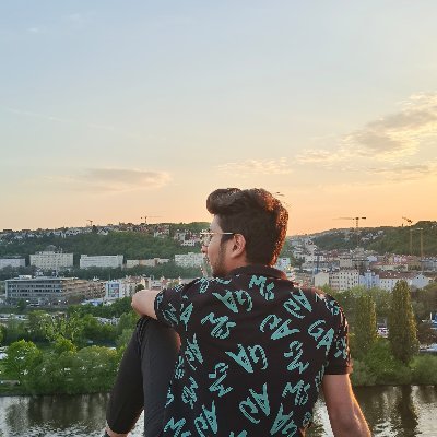 _Abhinavgpt_'s profile picture. SDE 
Building Cool Stuff