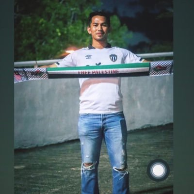 AbuSyafian's profile picture. be nice to the people who treat you badly .