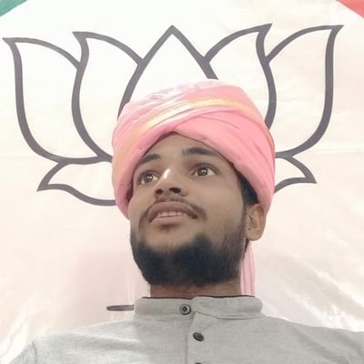 हम भारत की सेना हैं, हमसे न टकराना!
हम वो शेर हैं जो दहाड़ते हैं चुप नहीं बैठते। दुश्मन को चेतावनी देते हैं हम,
हम भारतीय सेना हैं, हमसे न टकराना!