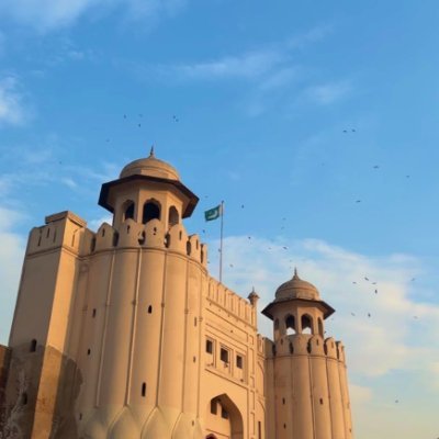 ☪️ Muslim I Want to analyse Drama & Art (please free to follow me)
Enjoys Art and Work of Artists