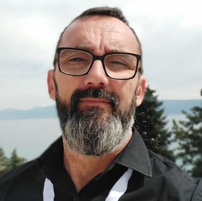 zeljkorodic's profile picture. moramo mi jer niko drugi umesto nas neće