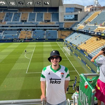 Cántabro, racinguista, de izquierdas y zocato. Ingeniero Marítimo🚢⚓
