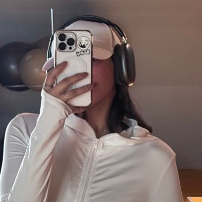 ru199518's profile picture. I never lose, I either win or learn ✨.