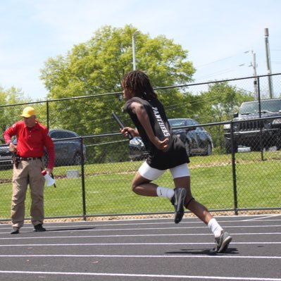 NC '28 | 400m: 56.17💨 4x4: 54.62 split🚀 | Track 🏃🏾♂️, Football 🏈, AAU BBall 🏀| 15 y/o | #NCHSAthletics