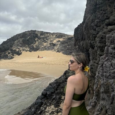 Elenaa276's profile picture. 