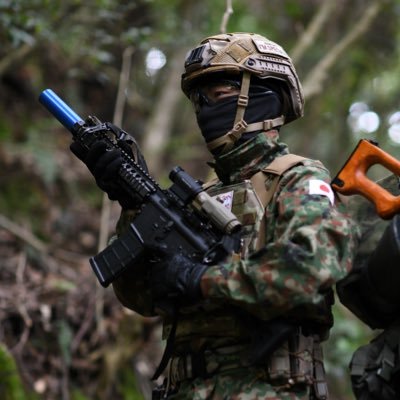 サバゲーやってる20歳の若造です!銃や装備が大好き!気軽に絡んでくださると嬉しいです(╹◡╹)高木さん大好き人間!!