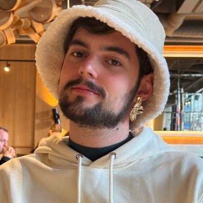 fernandofray13's profile picture. É cafona. É anacrônico! 💅