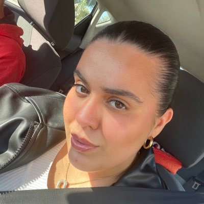 daniielaleitao's profile picture. 