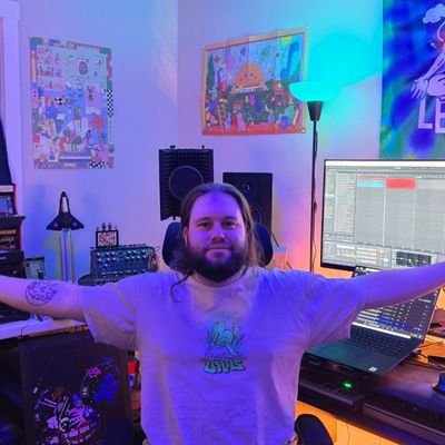 MMachyne's profile picture. SELF DESTRUCT IS OUT NOW!
link below