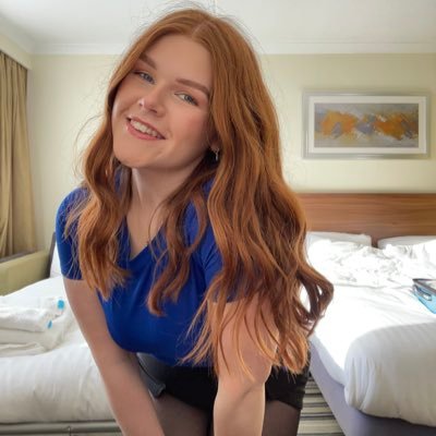 curvyginge's profile picture. 