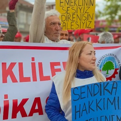 Köpekleri ile yatanlardanım Hacı........Beşiktaşım...Shiqptar.....Vegan
#türkiyeişçipartisi...80 öncesi...