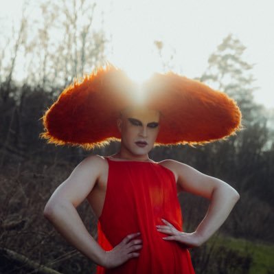 he/she | CEO of QUEER POWER POP | 157k+ on TikTok | WE’RE BURNING 🔥 NEW SINGLE, OUT NOW: