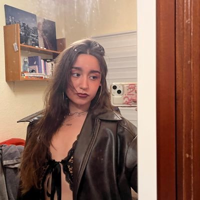 j4namontana's profile picture. solo female rage losiento