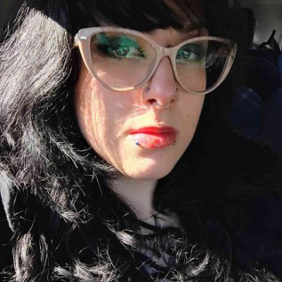 MMuffetC's profile picture. ENG/ESP no minors//horror freak//🖤 art @missmuffet_art