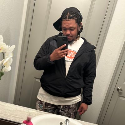 MontyBxtch's profile picture. A God, A King… HIM! 💯 | #RiPDaD #JL70FOREVER | Follow my gaming page @papamcflurry