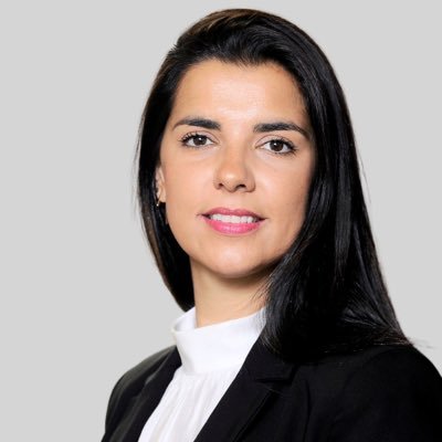 Abogada | Socia en Castellán Abogados. Práctica y formación profesional focalizada en Derecho Laboral. Posgrado en Derecho del Trabajo (UM)