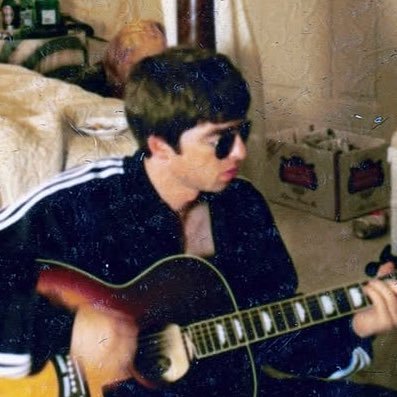 i_like_oasis's profile picture. I like Noel and Liam Gallagher and I like me AND Roma 💛❤️ PEACE, LOVE AND BANANA’S Once, Liam called me ju ju…That’s all