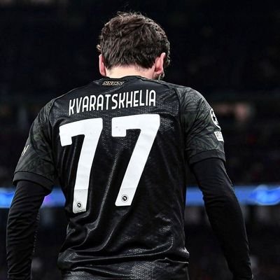 Nîmes 🐊
OL ❤️💙🦁
Kvaratskhelia grandé 🇬🇪
Il est rentré à Montpellier à cheval🐊