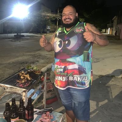 Bateboleiro, Sambista, Petista e Educador. Futuro gestor público.