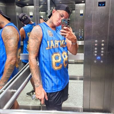Lucasnagel93's profile picture. Tauro.


https://t.co/ZLKkdHTIUb

Vive loco en su cordura y siente mas que cualquiera 🌠