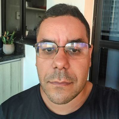 igorvbs's profile picture. Viva o momento, é onde você está.