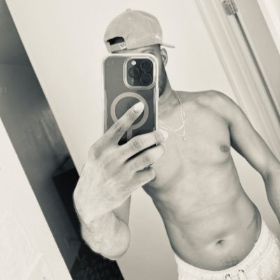 Introvert that resides in SoFlo🌴 yet i’m rarely there. I’m probably in your city being a slut. DM’s are open but PLEASE don’t be weird‼️