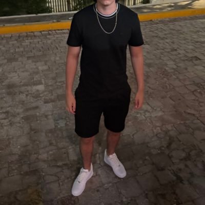 imindebtplzhelp's profile picture. 