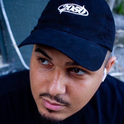 Digital Artist
Founder @2050oficial our favela tech lab, and @socialcryptoart Digital Art gallery and social impact. @whiscria