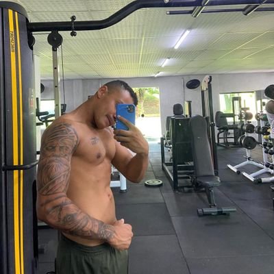 pense como um lobo 🐺🐺
apaixonado por fotografar 📸 amador, não sou nenhum profissional!
Sócio Esquadrão @ecbahia ♥️💙🤍