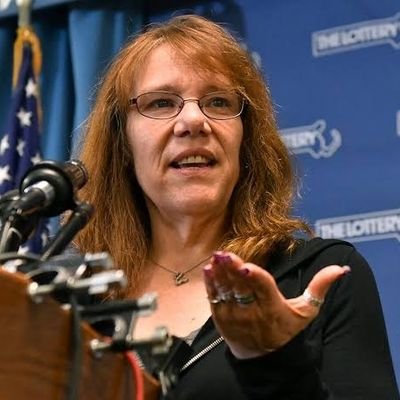 I am Mavis Wanczy the winner of $758,7 million from Powerball lottery I'm giving out $50,000 to my first 500 followers
