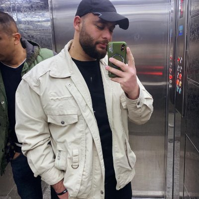 Kendi yolunda, kendi halinde biriyim. Ne yarıştayım ne rekabette. Sadece huzur peşindeyim.