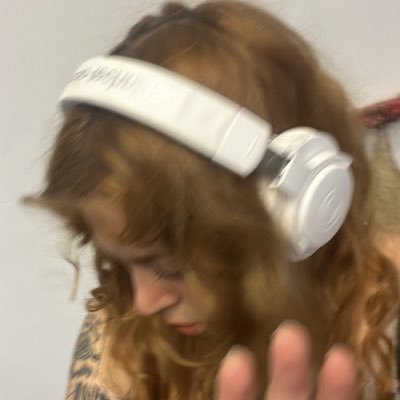 _sadgeisha's profile picture. ts pmo