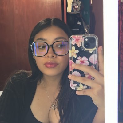 aleeenolasco's profile picture. tell me I’m your national anthem