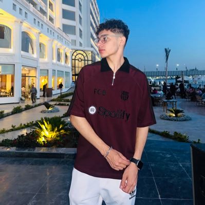 يطيبُ القلبُ إن ناديتُ ربّي وكم للهِ دعواتٌ مُجابة. ——- ———--———4th year medical student—SU -Former medical student SVU