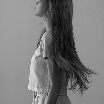 rose_baseeth's profile picture. 