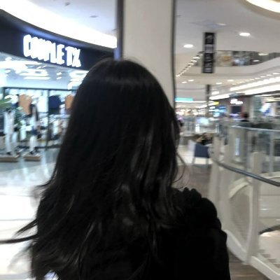 Heaven_sdf's profile picture. She's a traveler, exploring the world within and without. 🌍